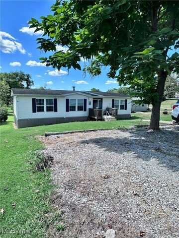 116 Homewood Rd, Parkersburg, WV 26101