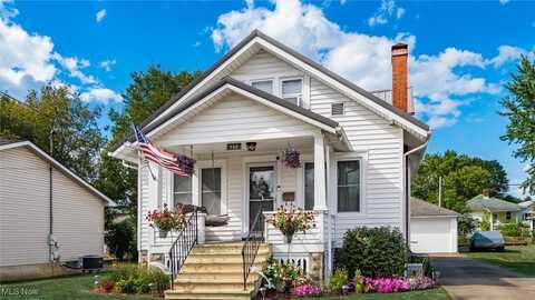 945 Eppley Avenue, Zanesville, OH 43701