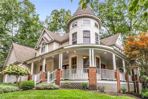 8851 Spring Valley Drive, Broadview Heights, OH 44147