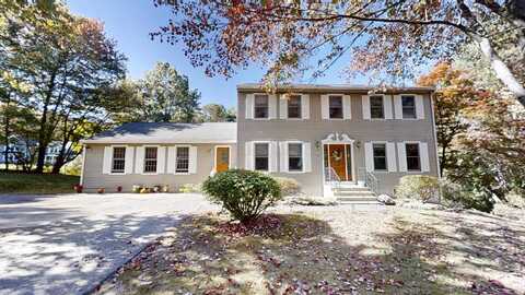 16 Loretta Avenue, Pelham, NH 03076