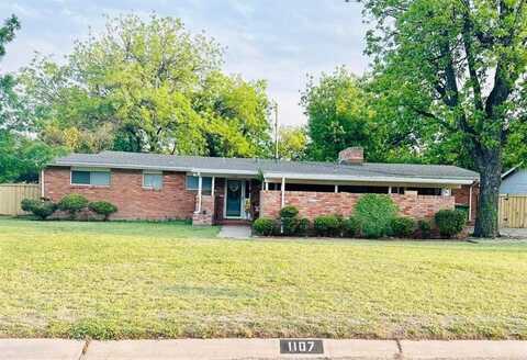 1107 W Bloodworth, Olney, TX 76374