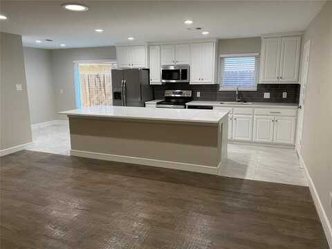 213 E Scotland Drive, Irving, TX 75062