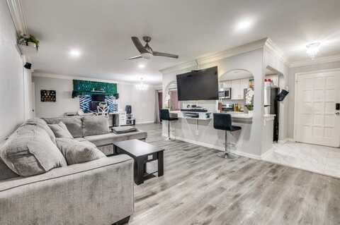 552 E Avenue J, Grand Prairie, TX 75050