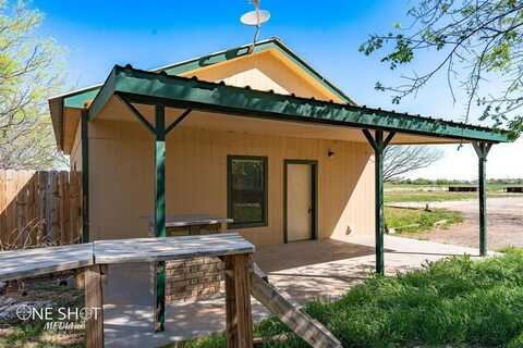 542 Mccartney Lane, Tye, TX 79563