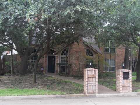 709 Reese Lane, Hurst, TX 76054