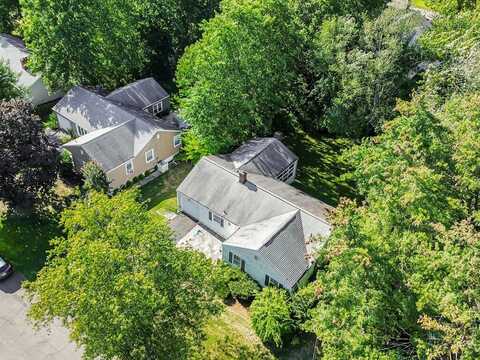 90 Daisy Farms Dr, New Rochelle, NY 10804
