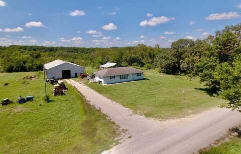 2825 NE Dustin Road, Kingston, MO 64650