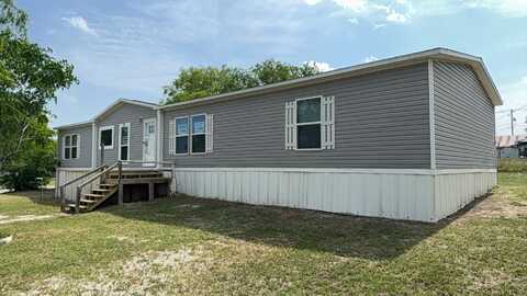 301 ARANSAS ST, KENEDY, TX 78119