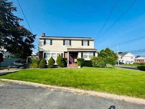 Pleasantville Dr, Bayville, NY 11709