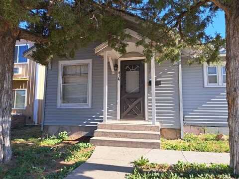 434 West Niobrara Avenue, Chadron, NE 69337