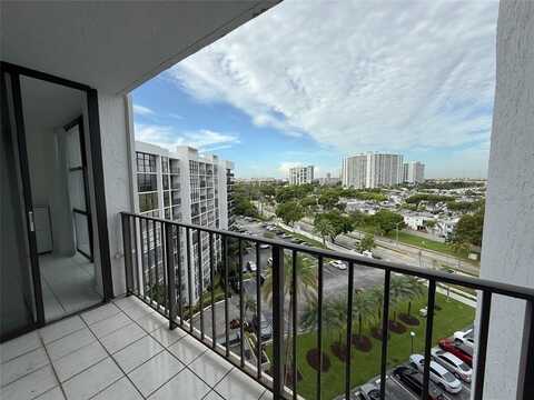 800 Parkview Dr, Hallandale Beach, FL 33009
