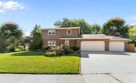 1640 CRESTVIEW Drive, OSHKOSH, WI 54904