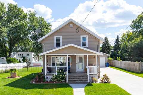 327 W MCKINLEY Avenue, LITTLE CHUTE, WI 54140