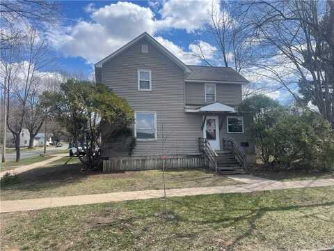 1102 E 10th Street, Menomonie, WI 54751