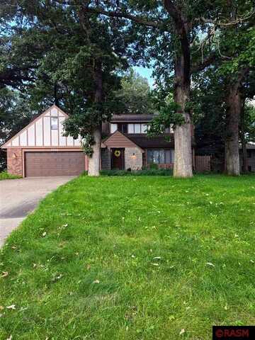 1511 Crestwood Lane, New Ulm, MN 56073