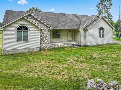 6051 Hough Road, Almont, MI 48003