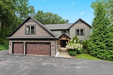 17360 Timber Creek, Holly, MI 48442