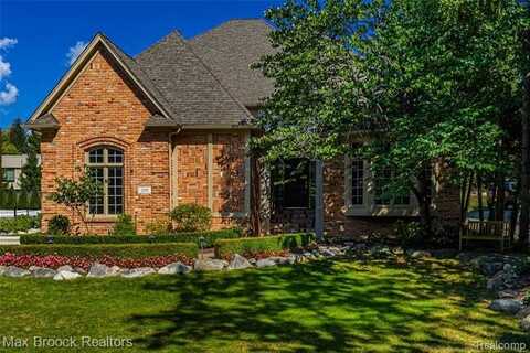 255 Valley View Lane, Birmingham, MI 48009
