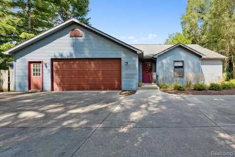 10419 Maple Road, Hartland, MI 48353