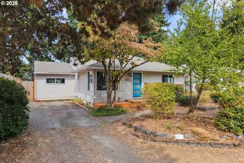 8913 NE RUSSELL ST, Portland, OR 97220