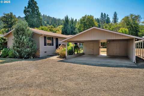 3153 NE DOUGLAS AVE, Roseburg, OR 97470
