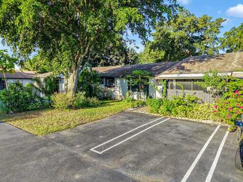 77 Westecunk Drive, Royal Palm Beach, FL 33411