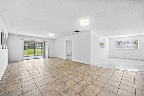 101 Lake Susan Drive, West Palm Beach, FL 33411