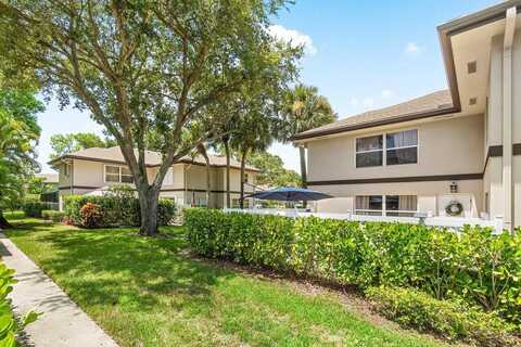 33 Clinton Court, Royal Palm Beach, FL 33411
