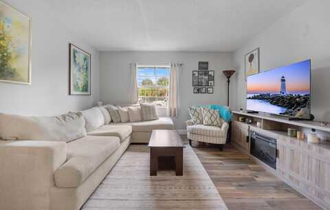 495 SE 8th Street, Deerfield Beach, FL 33441