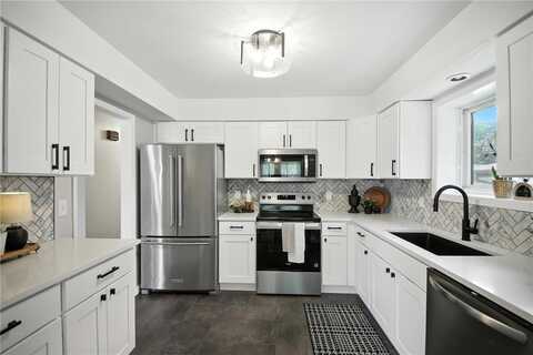 318 13th Street SW, Owatonna, MN 55060