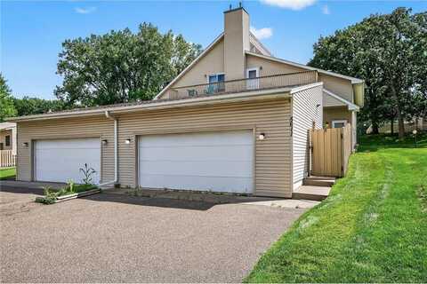 5611 W Bavarian Pass, Fridley, MN 55432