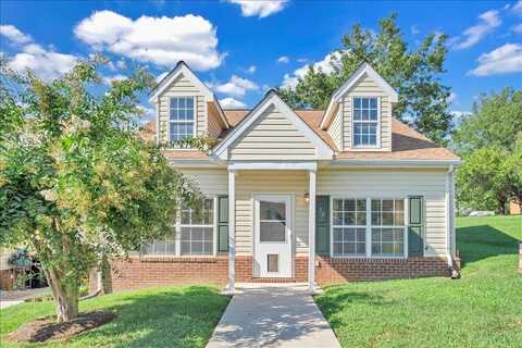20 Hunters Ridge LN, Rocky Mount, VA 24151
