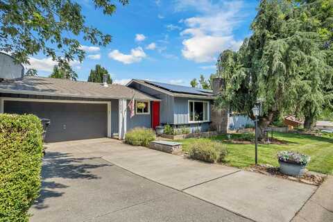 1004 Northridge Dr, Yreka, CA 96097
