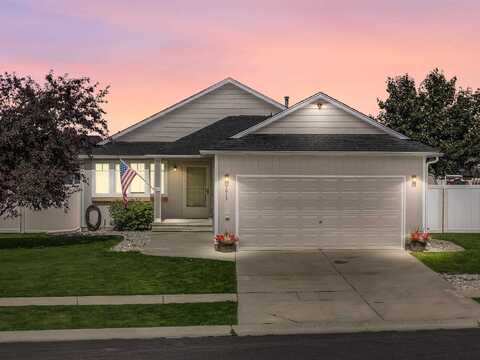 1613 E 2nd St, Deer Park, WA 99006