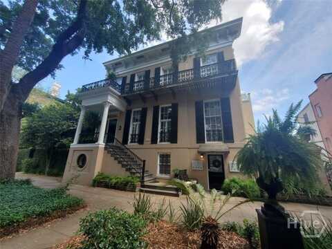 208 E Jones Street, Savannah, GA 31401