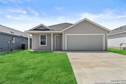 105 Autumn Trail, Floresville, TX 78114