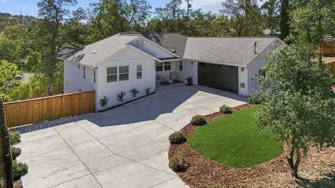 1387 Ridge Drive, Redding, CA 96001