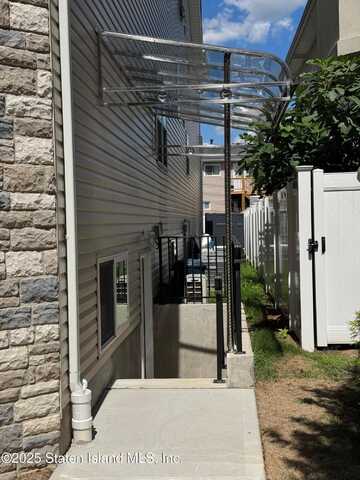 135 Sommer Avenue, Staten Island, NY 10314