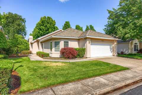 754 Fernwood Drive, Medford, OR 97504