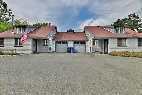 200 S Junction Avenue, Cave Junction, OR 97523