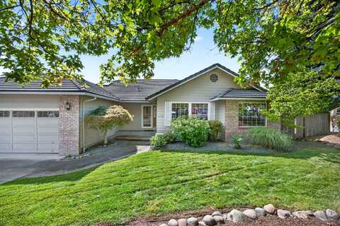 2209 Gene Cameron Way, Medford, OR 97504