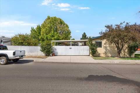 2669 Falcon Street, White City, OR 97503