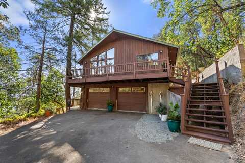 694 Timberlake Drive, Ashland, OR 97520