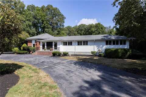 105 Gilbert Stuart Drive, Warwick, RI 02818