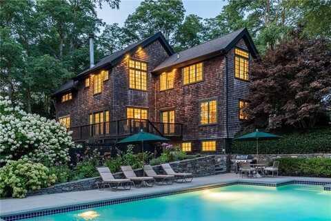72 Summerfield Lane, Middletown, RI 02842