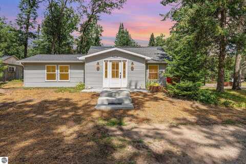 6834 M-65, Hale, MI 48739