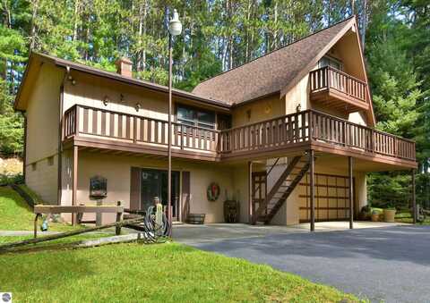 3233 Sunset Lane, Traverse City, MI 49684