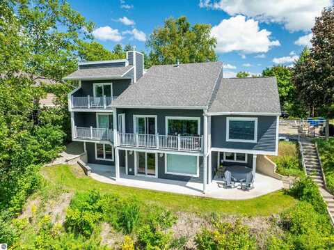 541 Finehout Drive, Traverse City, MI 49684