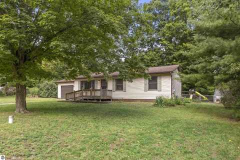 8692 Red Pine Drive, Lake Ann, MI 49650