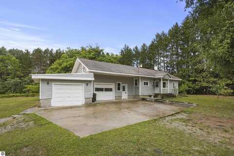 8731 N Morey Road, Manton, MI 49663
